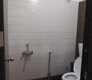 Indore Hotel | Kiwi Inn Hotel Palda
