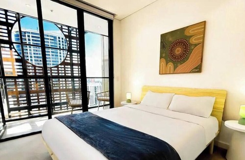 St. Leonards Apartment | KozyGuru |St Leonards | 1 Bed Best Location and View