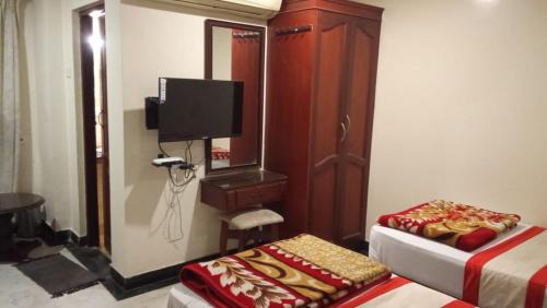 Egmore Hotel | Krishna Park