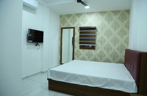 Alwaye Hotel | Kurianplackal Residency