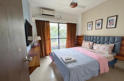 Viman Nagar Apartment | La vaccanza Suite -403