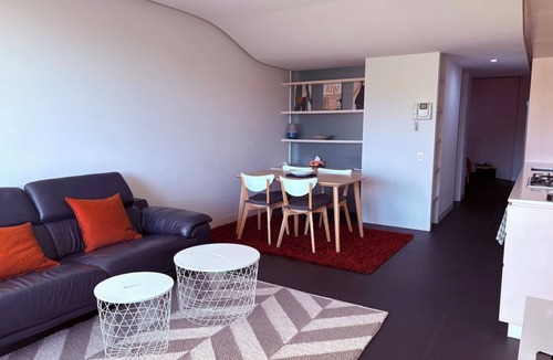 City West Apartment | Lake Burley Griffin & ANU | City Stay+Free Parking