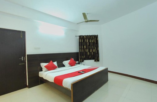 KK Nagar Hotel | Lake View Hotel
