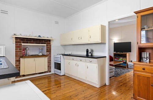 Toukley House | Lakeside Cottage Escape - Peaceful Stay with Scenic Lake Views