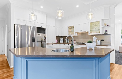 Narre Warren South House | Lakeside home offering calm, peace and breezy outdoor spaces and activities.