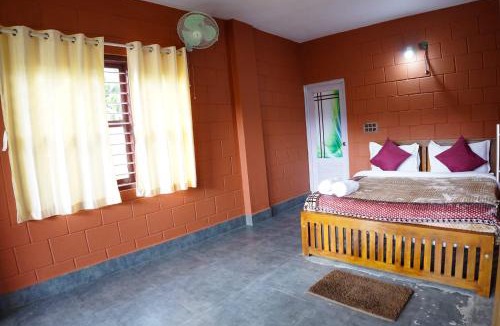 Ponnampet House | Lakeview Homestay Cottage AC room