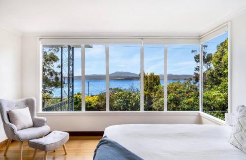 Police Point House | Lemonade by the Beach - Serene Huon Valley Retreat with Water Views