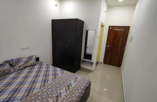 Shamshabad Villa | LEO's DEN 13 Guests AC 3BHK 9 mins to RGIA