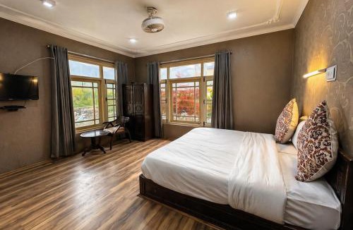 Pahalgam Hotel | Lidder view Resort - Best River side resort