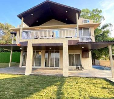 Tungarli Villa | Lifeline Villas - Luxurious Elegant Getaway Villa With Table Land View
