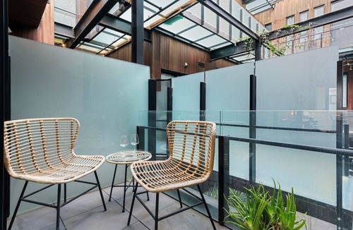 Collingwood Apartment | Light-filled Heritage Building - Smith St
