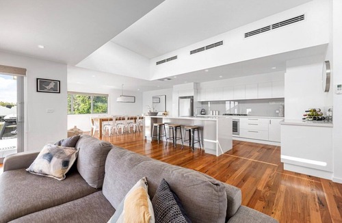 McCrae House | Lighthouse Views, McCrae