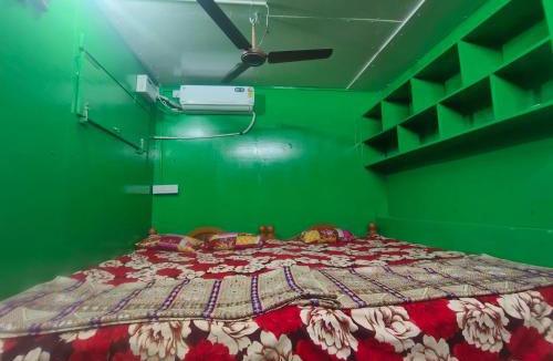 Enathur Apartment | Linga Wooden Room Second floor