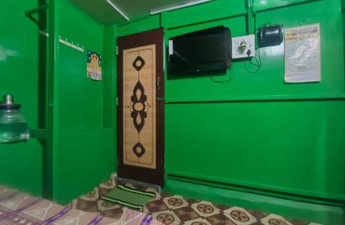 Enathur Apartment | Linga Wooden Room Second floor