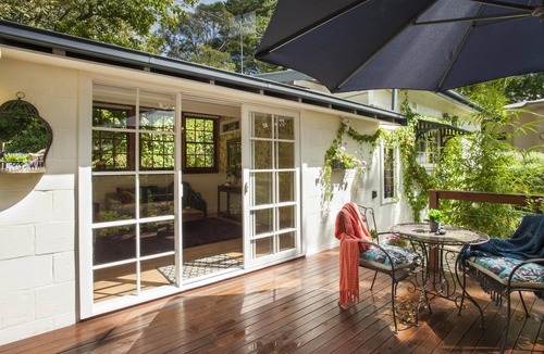 Tecoma Cottage | Little Violet - This beautifully recrafted cottage for 1 couple has been styled for you by an interior decorator.