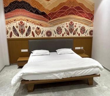 Hinganghat Hotel | LL Palace