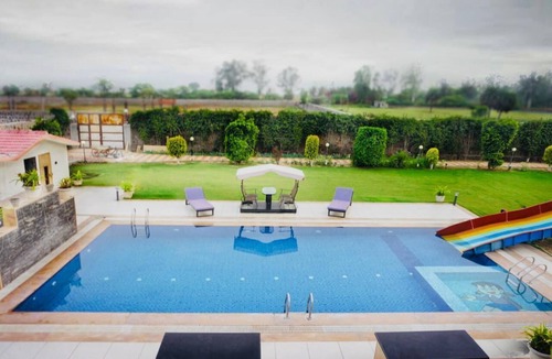 Gurugram Other | London Pride Farmhouse