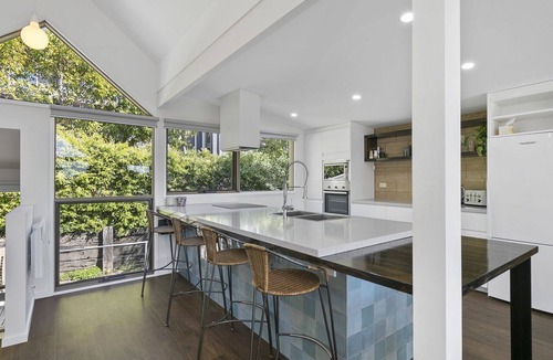 Lorne House | Lorne Lodge