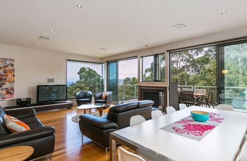 Lorne House | Lorne Luxury Escape – Peaceful, Family-Friendly with Ocean & Forest Views