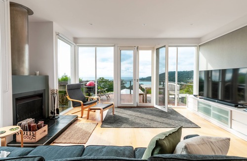 Lorne House | Lorne Ocean View - Amazing Ocean Views with 4 bedrooms and excellent facilities