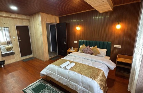 Lachung Hotel | Lotus Inn Blue Pine