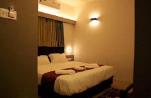 Kankavali Hotel | LOTUS LODGE Kalmath