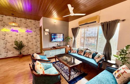 Juhu Apartment | Lovely 3BHK Serviced Apt near ISKCON Temple, Juhu Mumbai