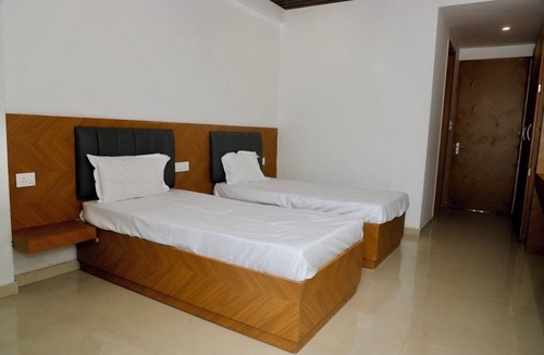 Bullawala Bed & Breakfast | Lovely 9 bedroom bed & breakfast near UPES kandoli and Bidholi Campus Dehradun