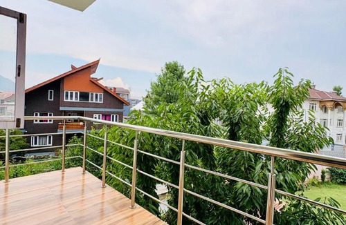 Rajbagh Villa | Luxe 3BHK 3 Pvt Balcony Wifi rajbaghstays