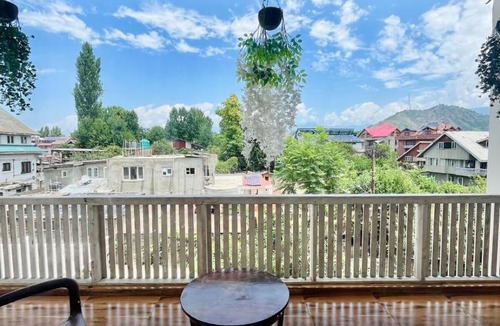 Rajbagh Villa | Luxe 3BHK 3 Pvt Balcony Wifi rajbaghstays