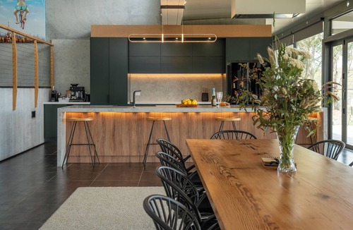North Bruny House | Luxe coastal retreat with sauna, outdoor bath, breathtaking views & pet friendly