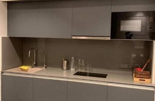 Noida Apartment | luxsugero couple friendly at 23rd