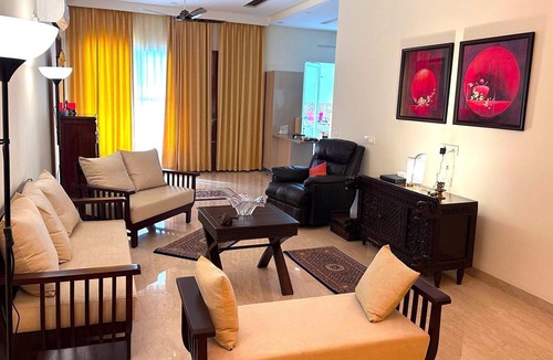 Zirakpur House | LUXURIOUS & COMFORTABLE BUNGALOW/HOUSE FOR YOU AND FAMILY