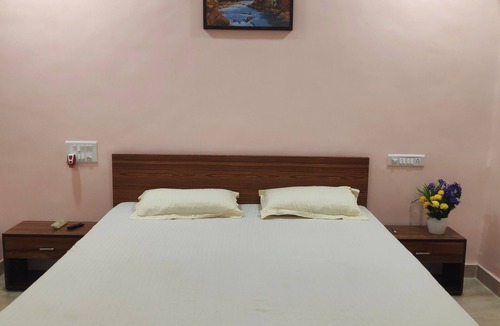 Diveagar Resort | Luxurious Rooms. 5 min Walk to the Beach. 970m to Suvarna Ganesh Mandir.