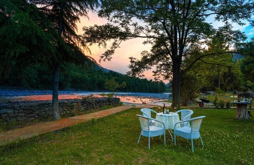 Mohal House | Luxury Boutique 3BHK cottage in Manali
