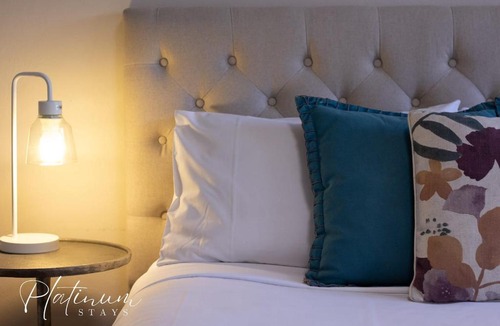 Lake Wendouree Apartment | Luxury on Webster Upscale 2BR Close to Hospital