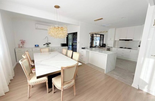Rochedale South House | Luxury Pet-Friendly Family Retreat