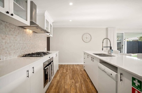 Halls Head House | Luxury Waterfront 5-Bed Family Home Near Mandurah