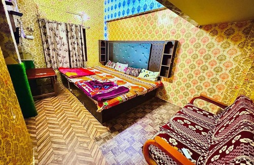 Varanasi House | Maa Vaishno Guest House