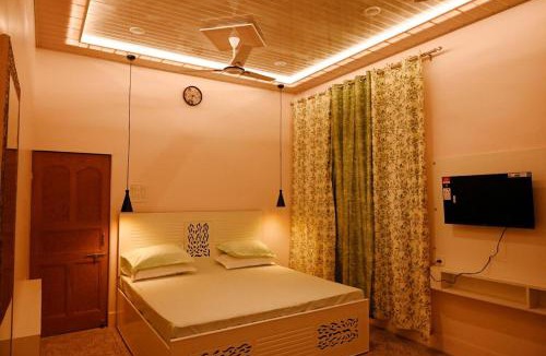 Varanasi House | Madhi Basera