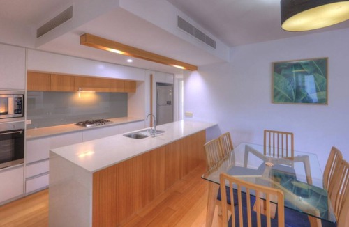 Horseshoe Bay Apartment | Maggies Beachfront Apt. 6
