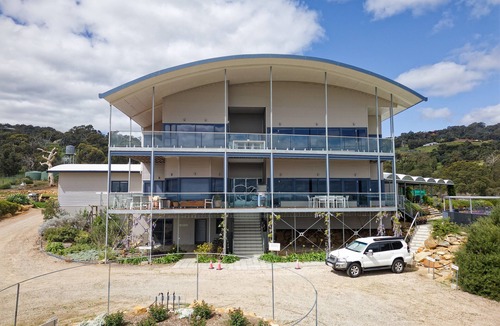 Baskerville House | Magnificient Four Bedroom Home, Amazing Views