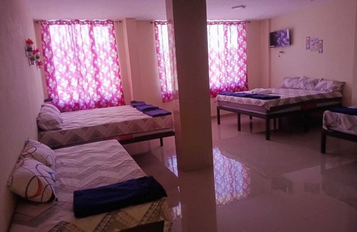 Kodaikanal Bed & Breakfast | Malabar Cottage - 6-BR Boutique Guest House - 26 Pax - Mountain View