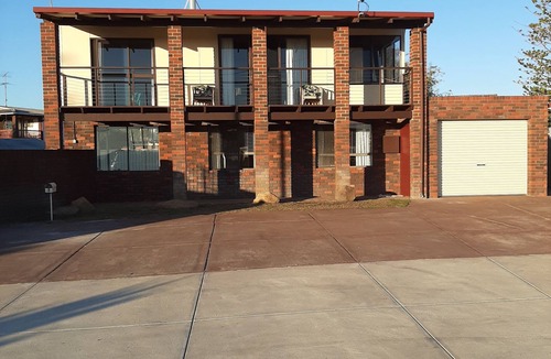 Madora Bay House | MANDURAH, Madora Bay home for families and pet friendly, 2 min walk to beach