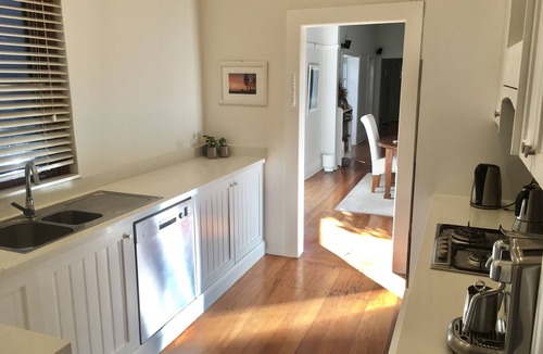 Manly House | Manly Beach House - 2 Min to Beach with Parking