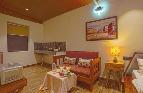 Kasauli House | Maple cottage3 Bedroom|Open Theatre|Terrace Garden