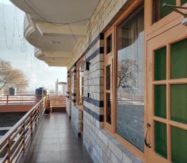 Bhuntar House | Mathan View Homestay - 3min Drive to Kullu-Manali Airport