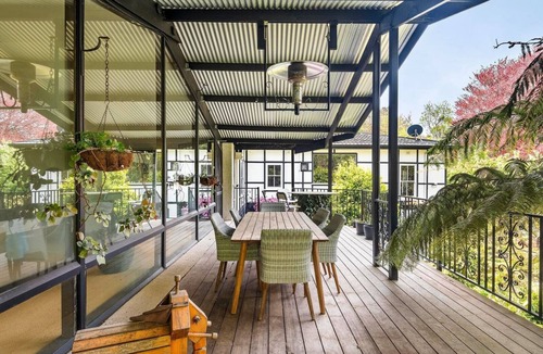 Sherbrooke House | Mawarra Manor Luxury Estate with Indoor Pool, Sauna, Lawn Tennis & Garden Spa