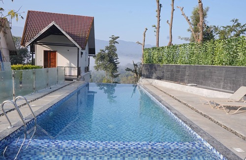 Thirunelly Hotel | Mayookham Resorts