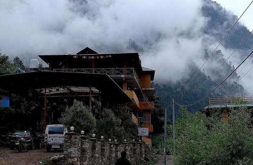 Banjar Hostel | Mazel Tov Stays, Tirthan Valley
